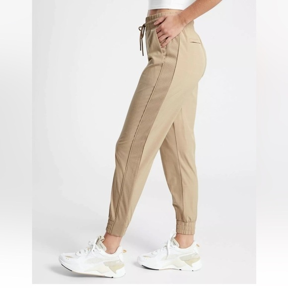 New-Athleta-26-(tan)windowpane silt taupe-ribbed,Brooklyn textured jogger/pants. - Picture 4 of 16